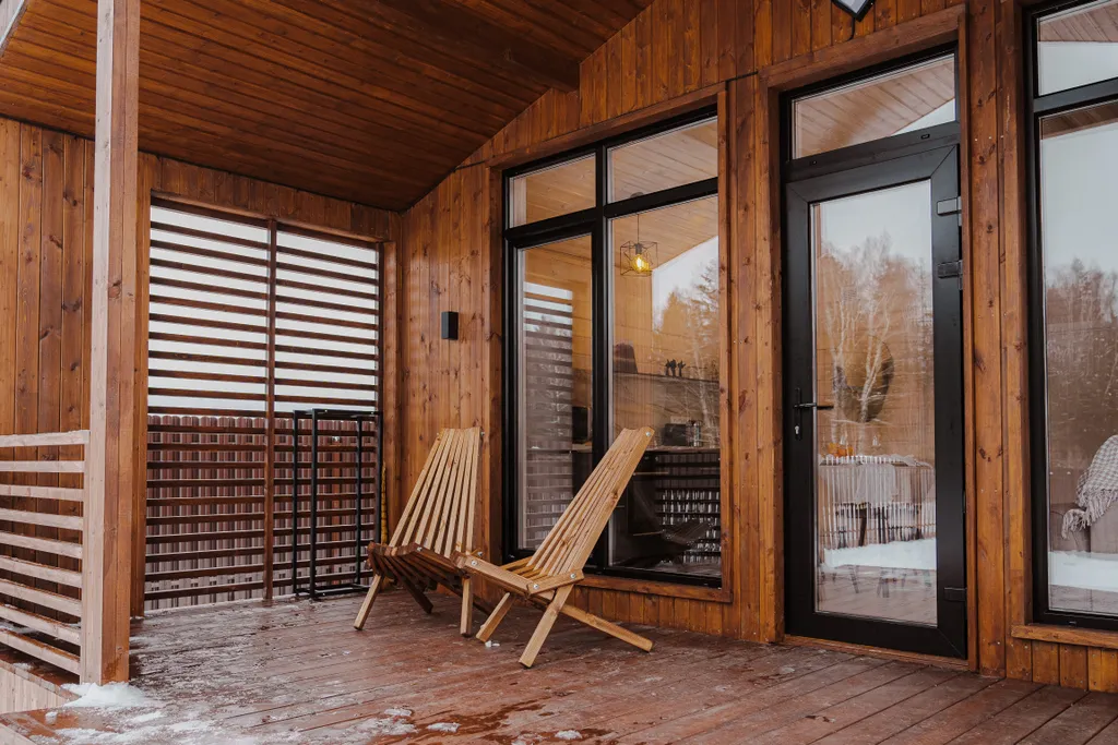 Новый стильный барнхаус с видом на лес