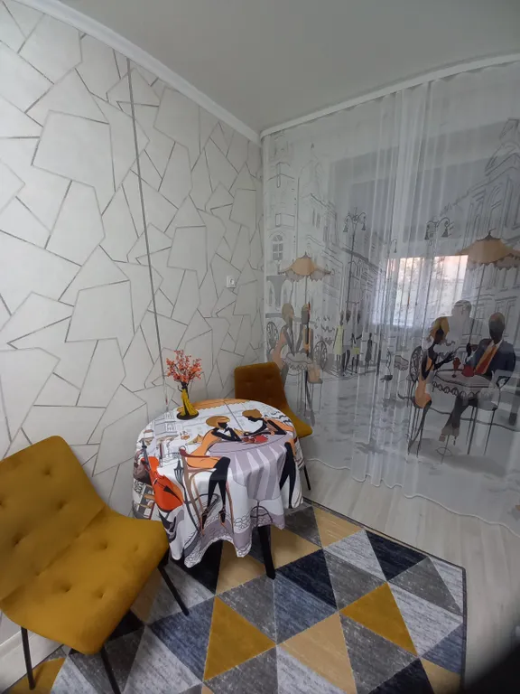 Шикарная двухкомнатная квартира с видом на озеро