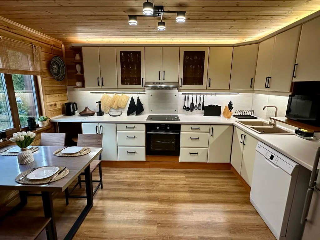 Коттедж 4-комнатный Дом — аренда посуточно в Валдай