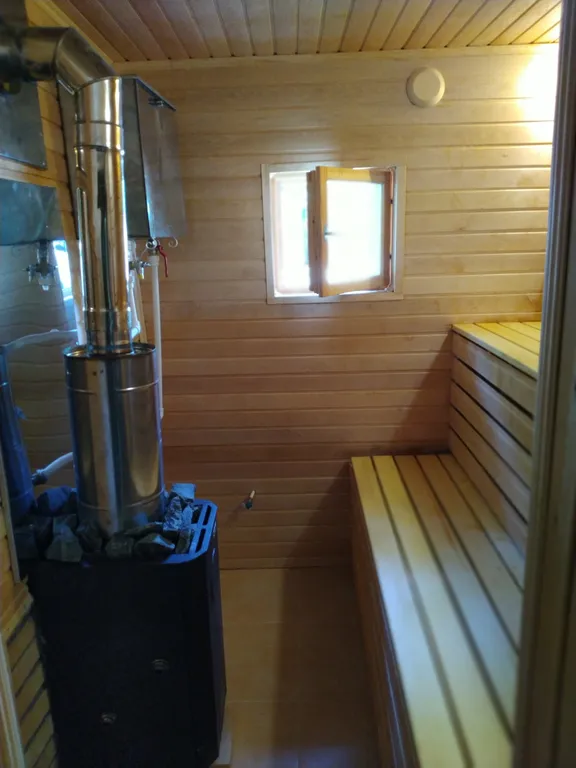 Бревенчатый дом 2 в лесу с бассейном