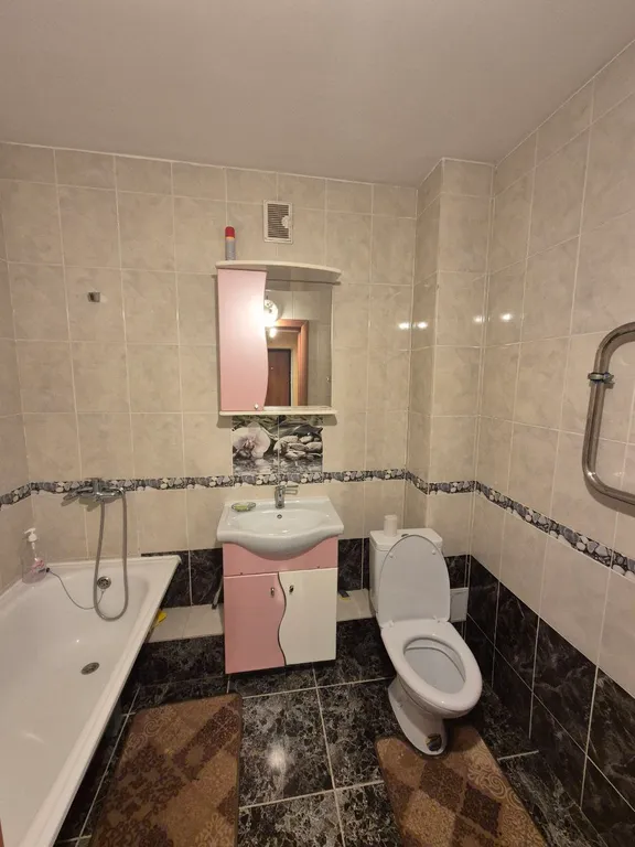 Квартира с видом на монастырь