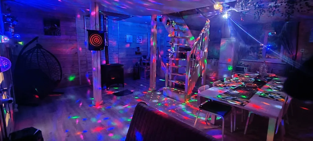 Коттедж Коттедж Веселый апельсин — Ексолово