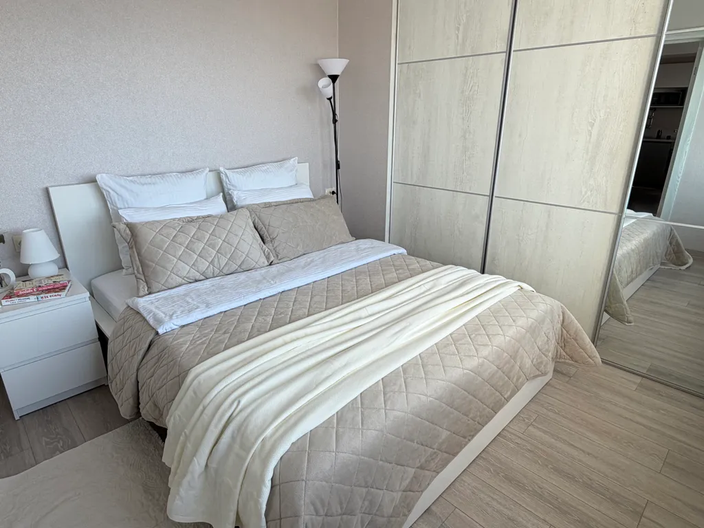 Светлая уютная евро двушка с красивым видом на закат