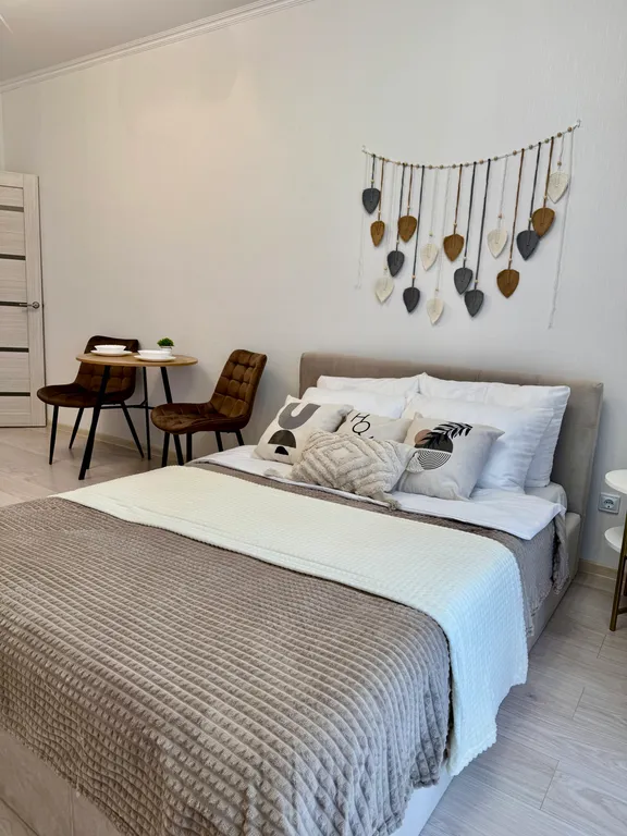 Студия с лоджией и красивым видом