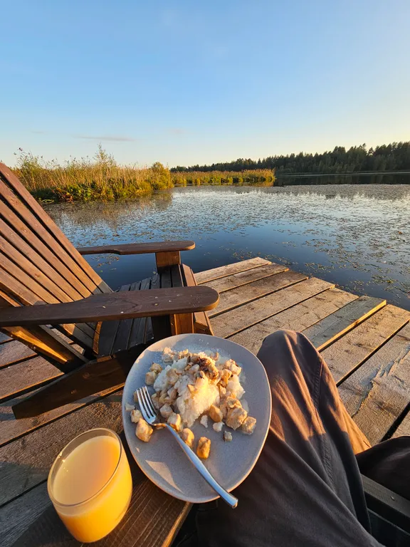 Вилла Nelli с видом на озеро и зоной барбекю среди каменной россыпи