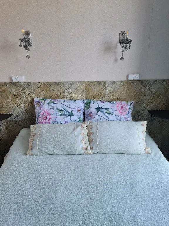 Дом Бархатная 1