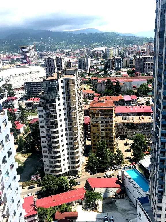 Silver flat in Real palace