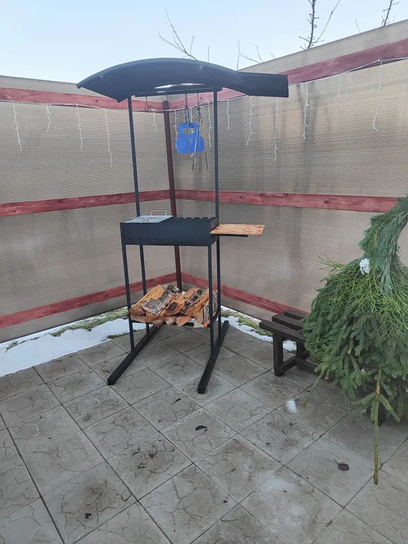 Коттедж Уютный дом в лесу — Деревянное