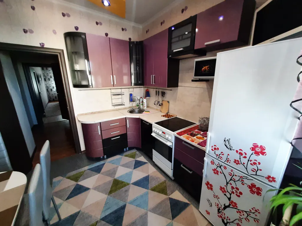 Нововартовская 4