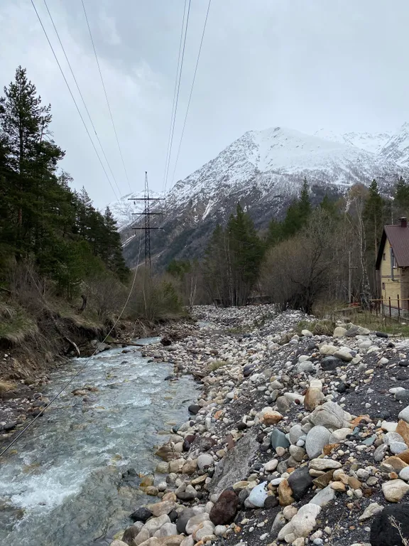 А-Frame домик с видом на гору Чегет