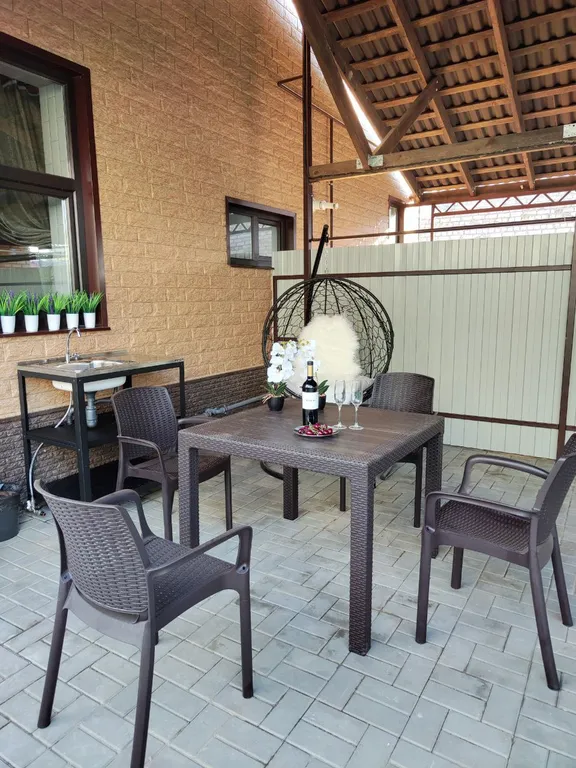 Дом в центре города рядом с набережной