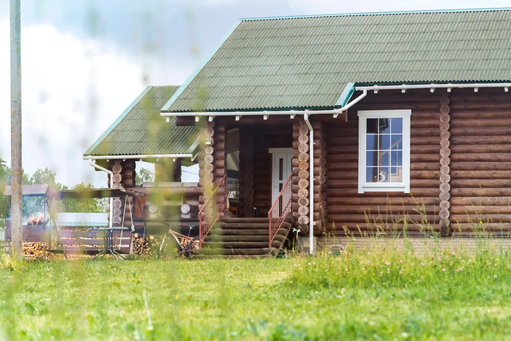 Дом на берегу озера