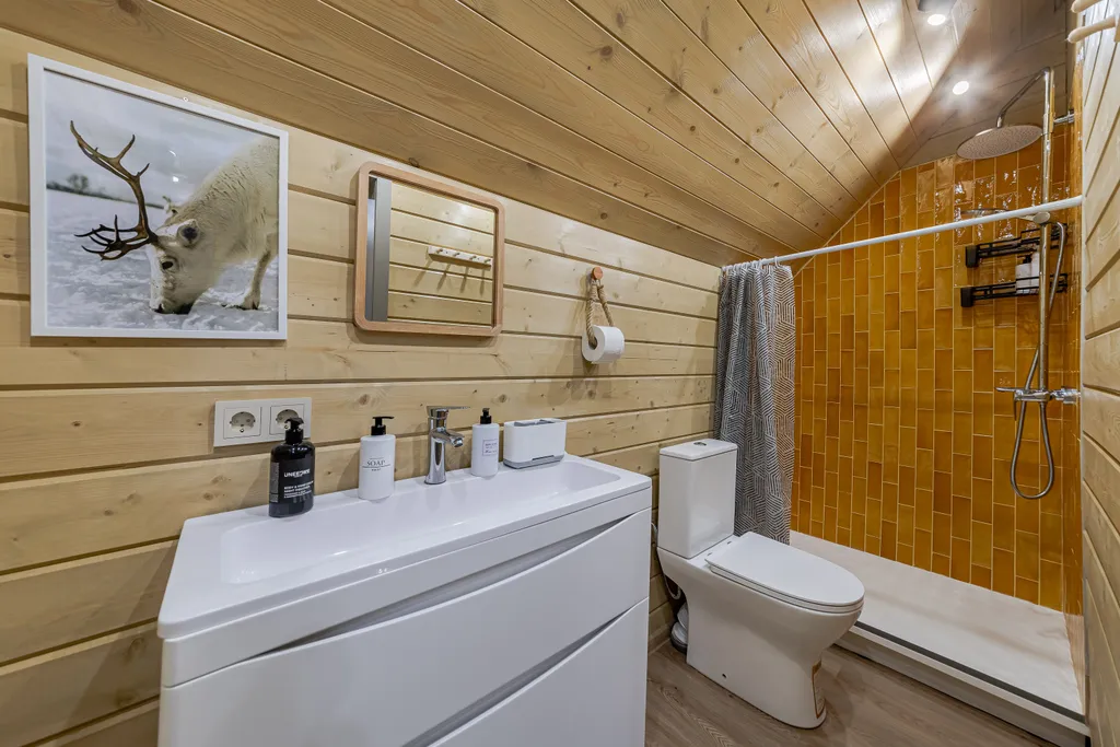 Дом у озера с чаном