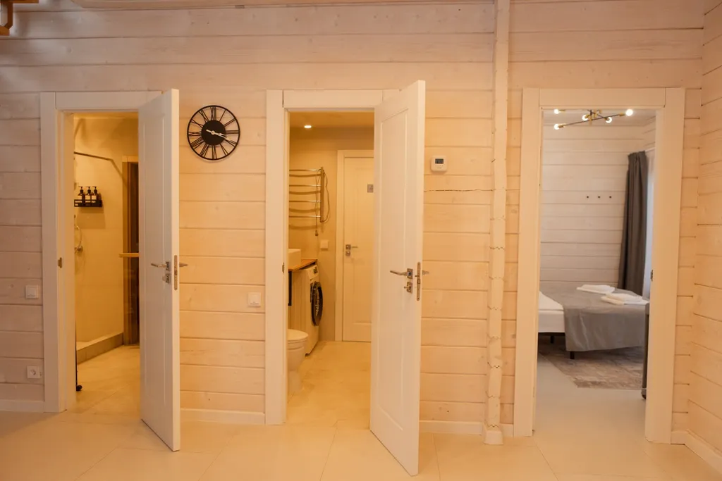 Большой дом с видом на озеро, 3 спальнями, сауной и настольным футболом