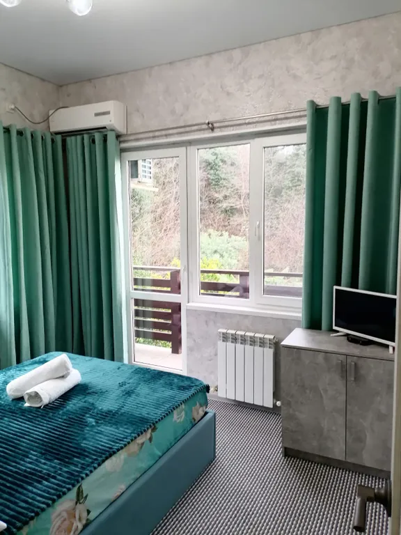 Дом - вилла - коттедж 5 спален
На территории бассейн