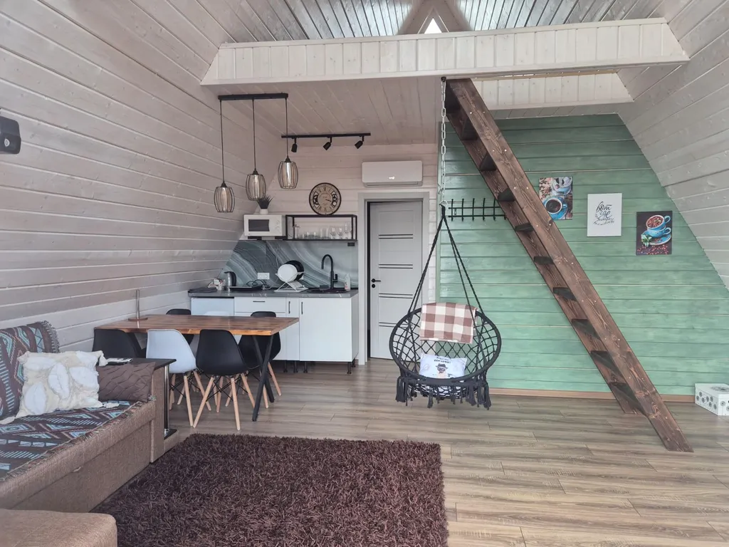 Коттедж Коттедж А-фрейм Кофейный с сибирским банным чаном и баней на берегу реки — Каблуково