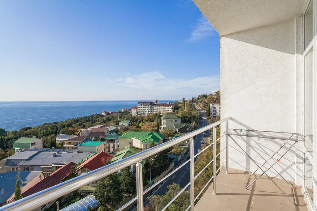 Красивая квартира-студия с прекрасным видом на море в Мисхоре