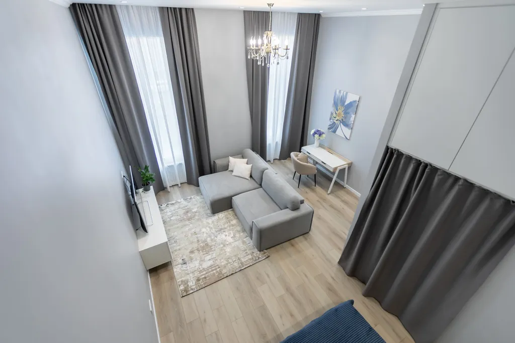 Вид на Неву, новый ремонт