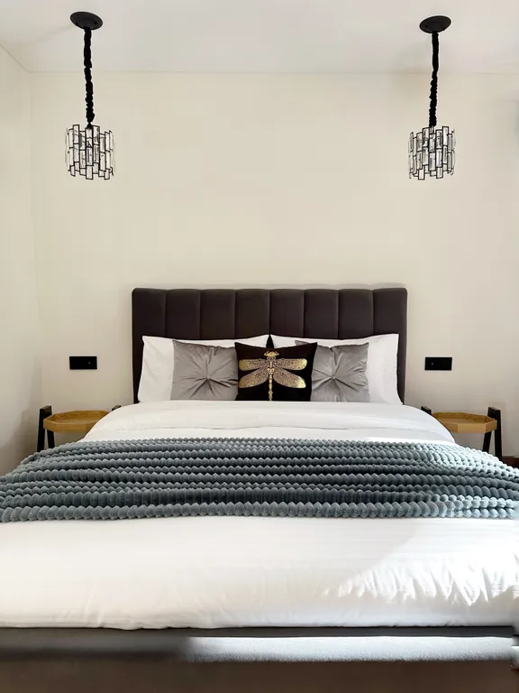 Уютная квартира в центре напротив Старого  и Нового  замков