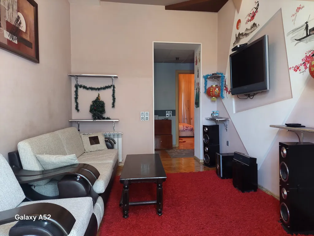 Тихое жилье в зелёном дворе