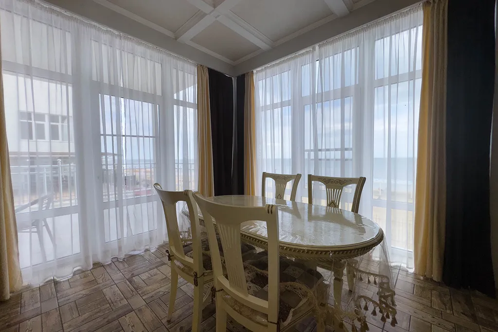 Апартаменты у моря с большой террасой и видом на рассвет