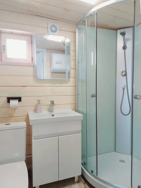 Дом с розовым чаном