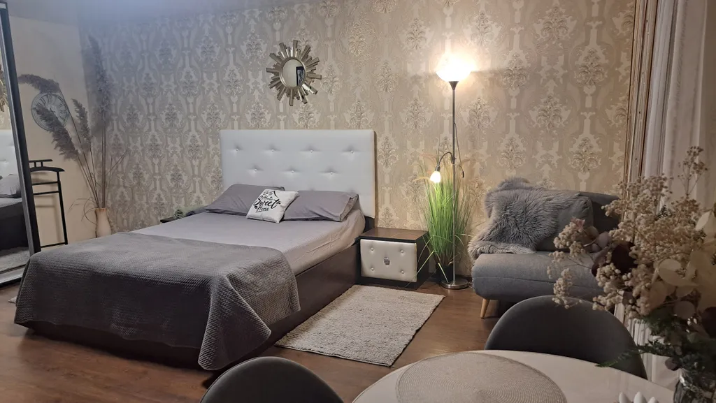 Студия в центре города, парк, ледовая арена