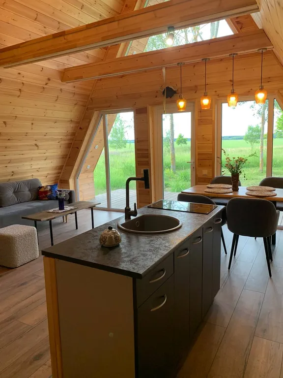 Домик с видом на лес