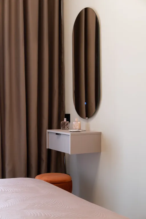 Просторная дизайнерская квартира с видовой терассой на берегу моря