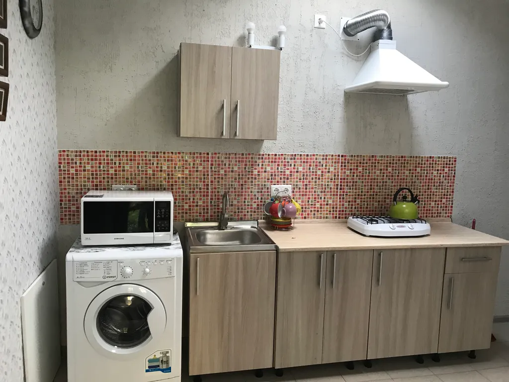 Коттедж Апартаменты с балконом в частном доме у бассейна — Адлер