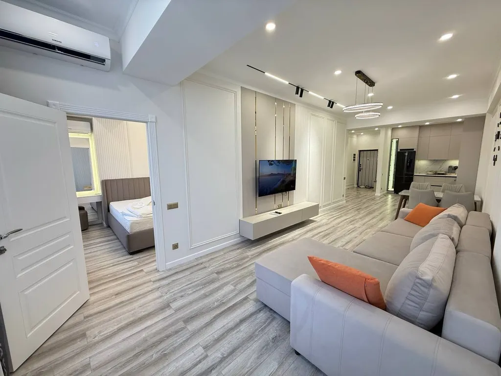 Tour Lumiere in Bay Tash Tower