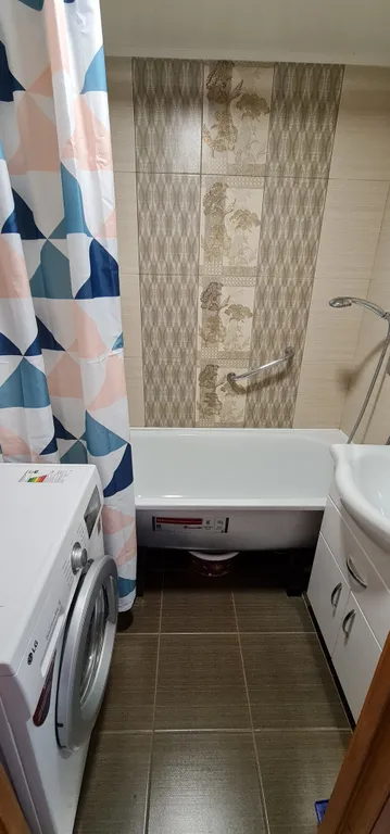 Близко к основным транспортным маршрутам и инфраструктуре