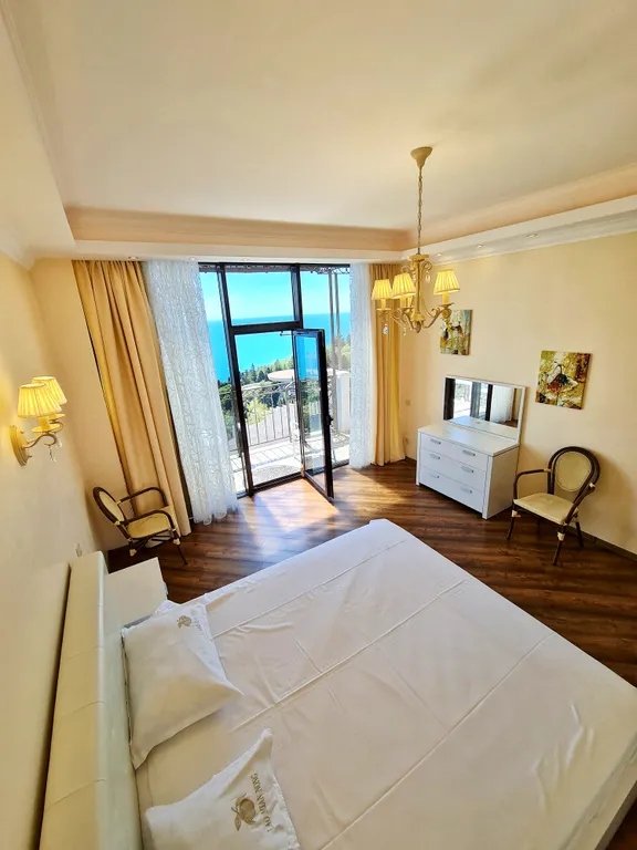 Апартаменты с видом на море и горы