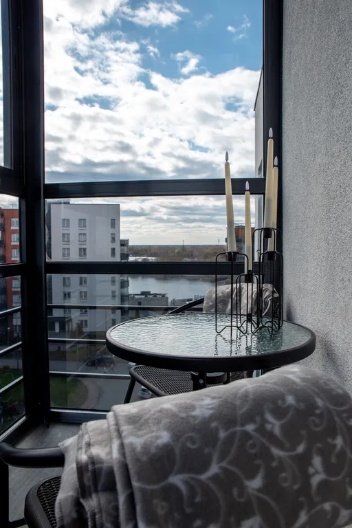 Уютная квартира с панорамным балконом — аренда посуточно в Выборг