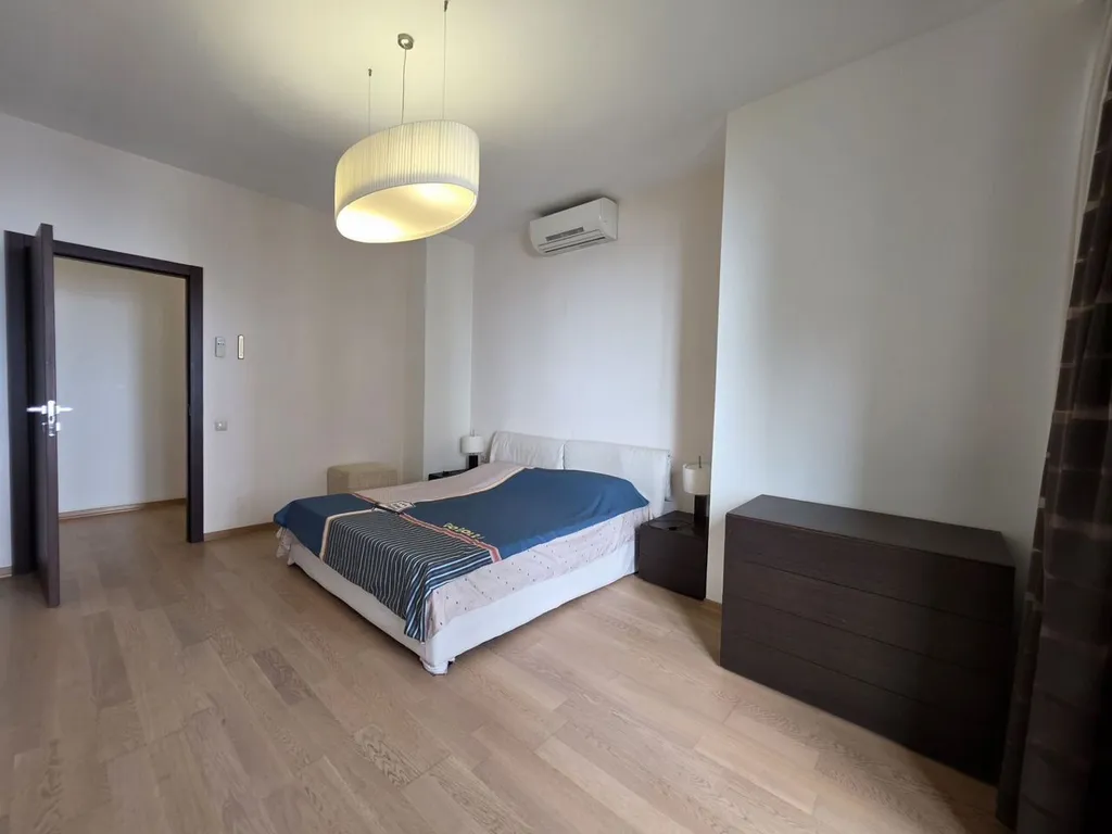 Просторная двухкомнатная квартира с видом на море