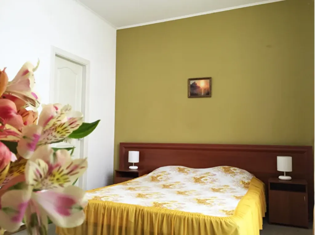 Квартира Двухместная комната с двумя кроватями, большой балкон — аренда посуточно в Феодосия