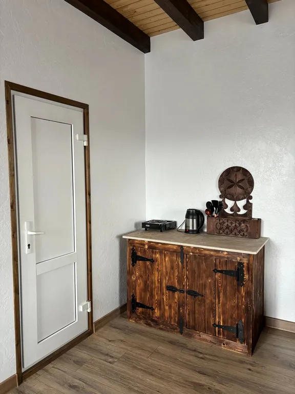 Домик на краю обрыва