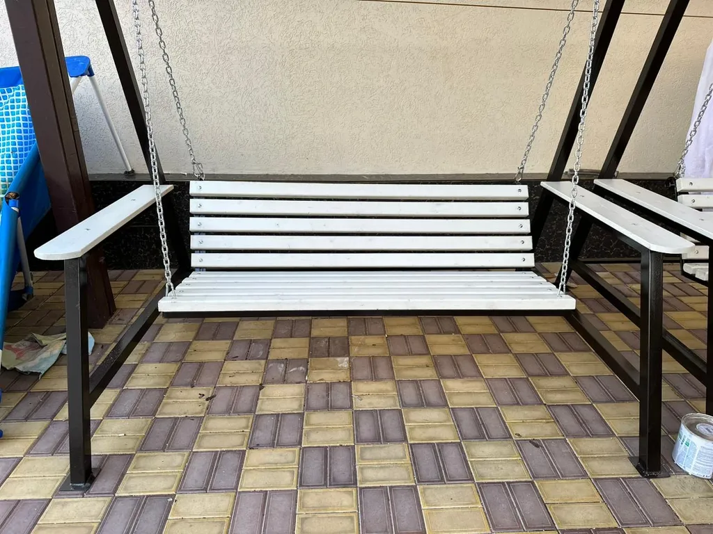 Домик в сосновом бору с видом на горы и лес