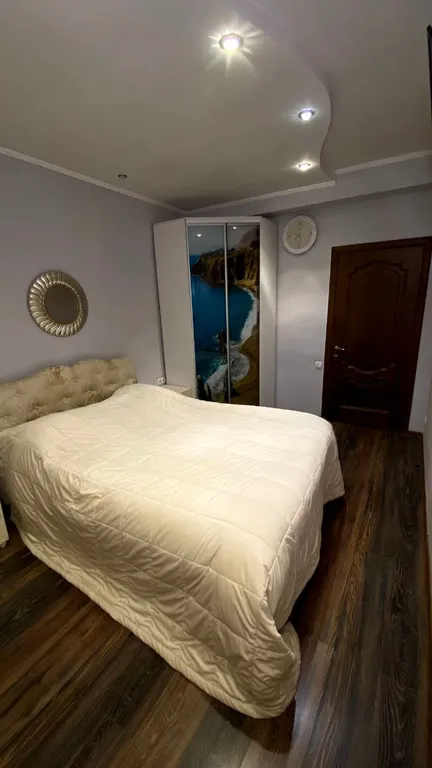 Идеальный для компании, 3 спальни и зал- студия и балкон до 6 гостей+