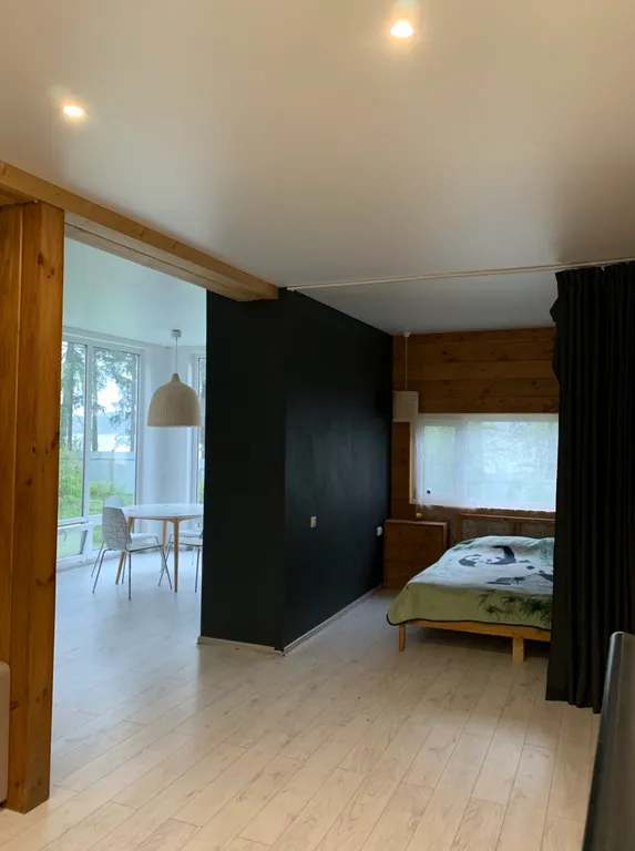 Дом на берегу реки