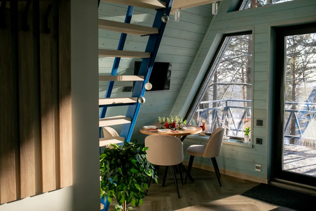 Уютный домик Синий A-Frame с террасой