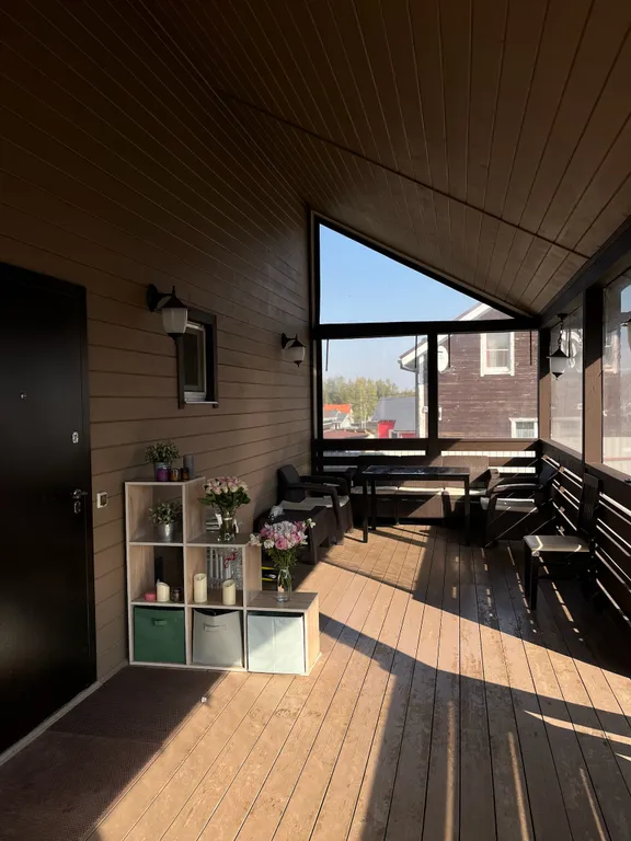 Большой дом с баней на участке