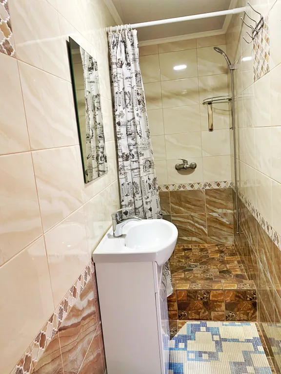 Трёхместный стандартный номер на первом этаже