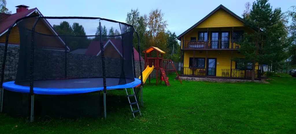 Коттедж на берегу