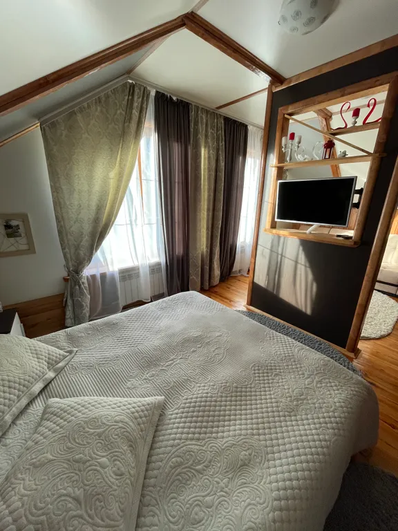 Домик с озерным номером