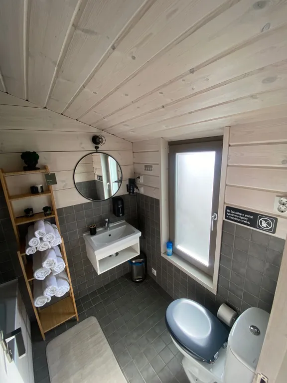 Коттедж Уютный дом на берегу озера — Плодовое