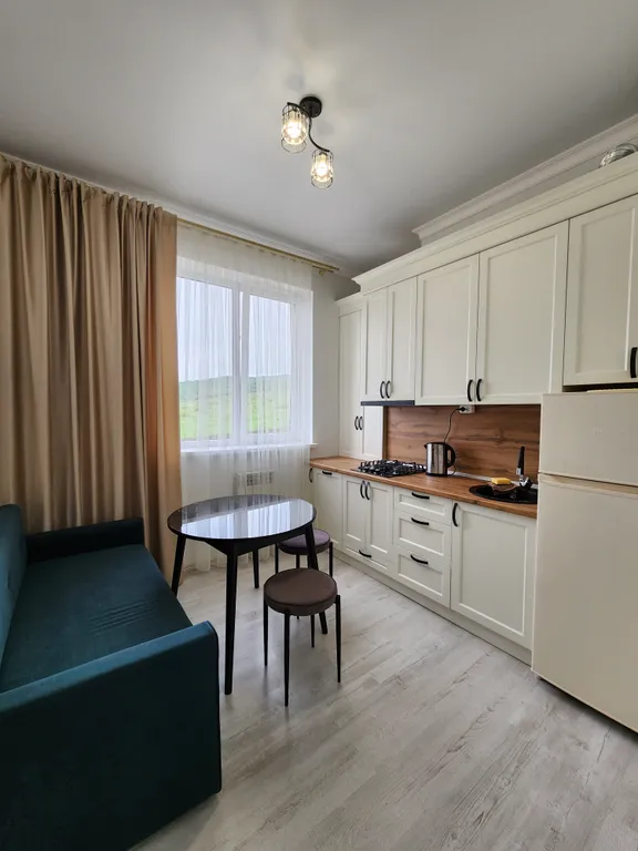 Уютная, светлая квартира в новом микрорайоне — аренда посуточно в Нальчик