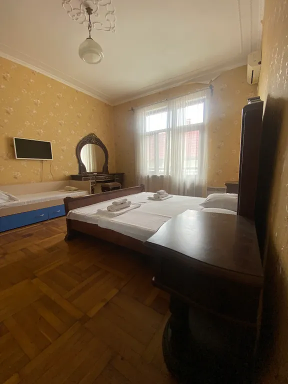 С общим санузлом номер 1