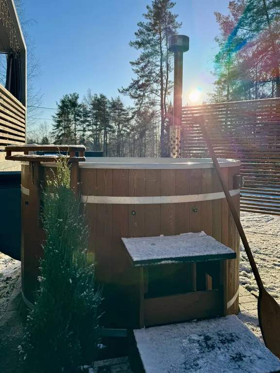 Коттедж Уютный дом с горячей купелью — Стеклянный