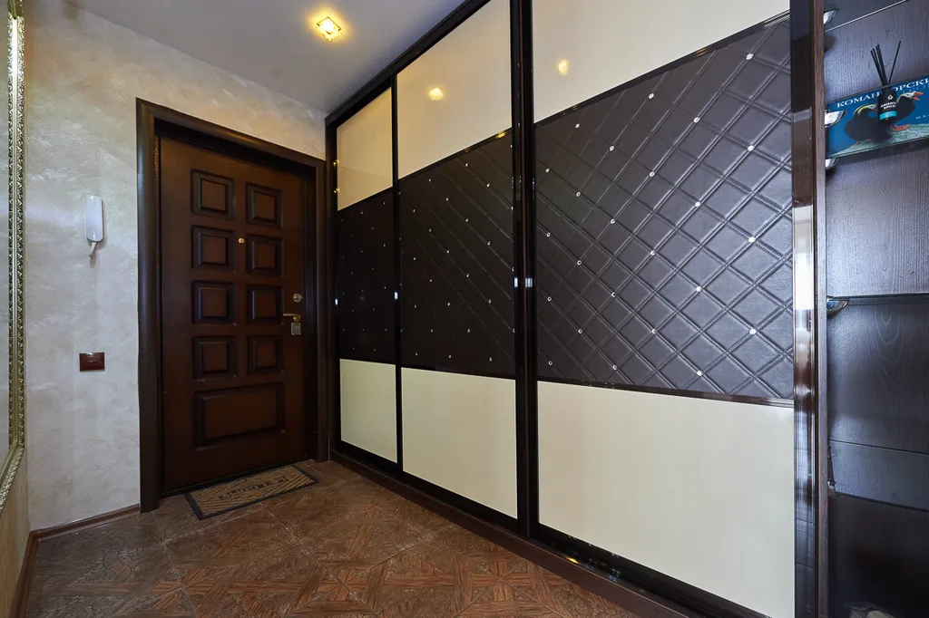 Большая теплая квартира с джакузи и видом на лес и детскую площадку